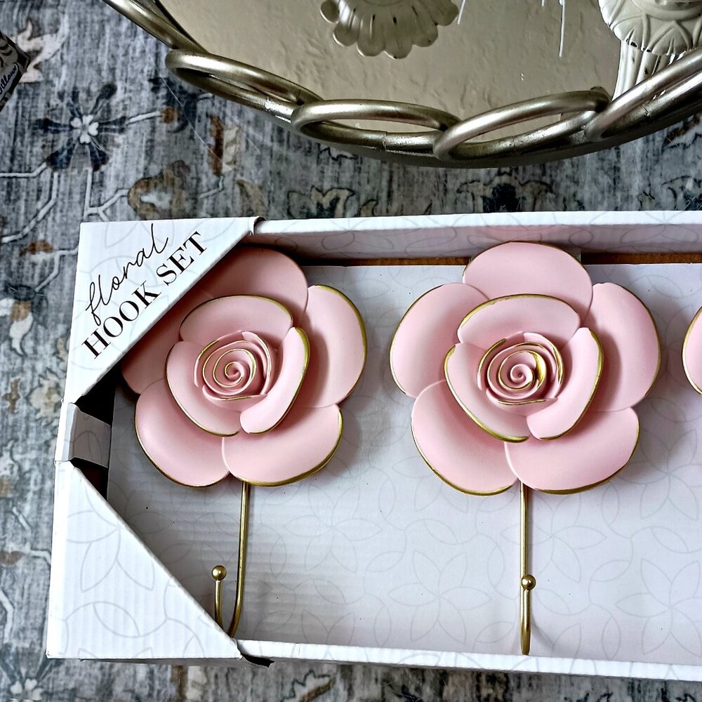 NEW! SET/3 GORGEOUS SHABBY CHIC Flower WALL HOOKS